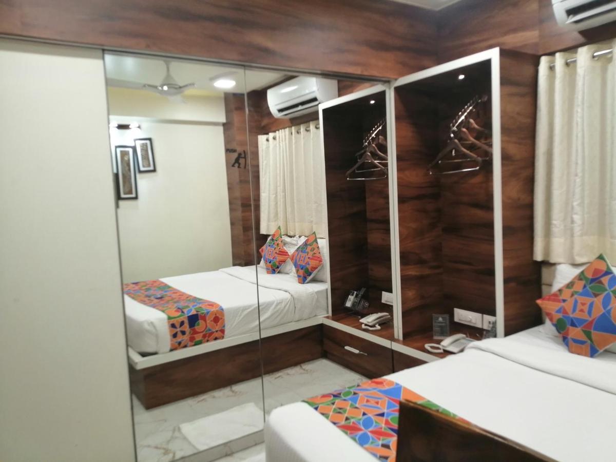 Hotel Radana Vashi Navimumbai Nova Bombaim Exterior foto