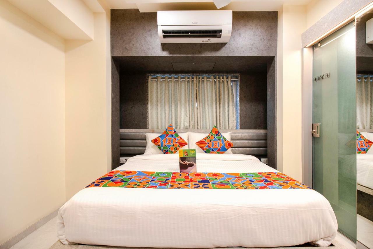 Hotel Radana Vashi Navimumbai Nova Bombaim Exterior foto